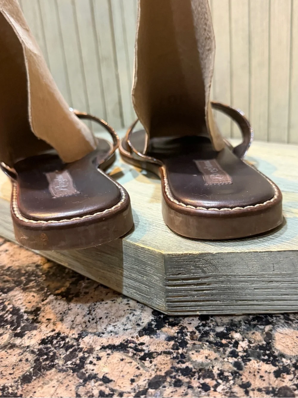 Brighton Leopard Print Thong Sandals - Brown 11M - Picture 5 of 10